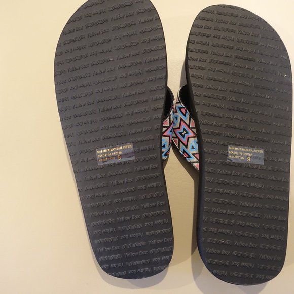 YELLOW BOX FLIP FLOPS SIZE 10 - Picture 4 of 5